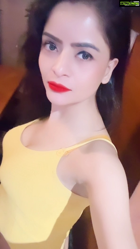 Gehana Vasisth Instagram - #reels #reelsinstagram #instagram #trending #viral #explore #love #instagood #explorepage #tiktok #reelitfeelit #india #follow #photography #fyp #reel #instadaily #followforfollowback #reelsvideo #likeforlikes #like #fashion #memes #foryou #reelkarofeelkaro #music #o #insta #instagramreels #gehanavasisth Bandra