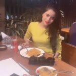 Gehana Vasisth Instagram – Just a dinner date with friends Mumbai – मुंबई