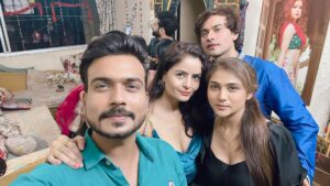 Gehana Vasisth Instagram - Last night had great party at Pooja’s place … seriously it was an awesome time …
.
.
.

#trending #viral #instagram #love #explorepage #explore #instagood #fashion #follow #tiktok #like #likeforlikes #followforfollowback #photography #india #trend #instadaily #memes #music #style #trendingnow #reels #foryou #likes #photooftheday #model #beautiful #bollywood #bhfyp #gehanavasisth