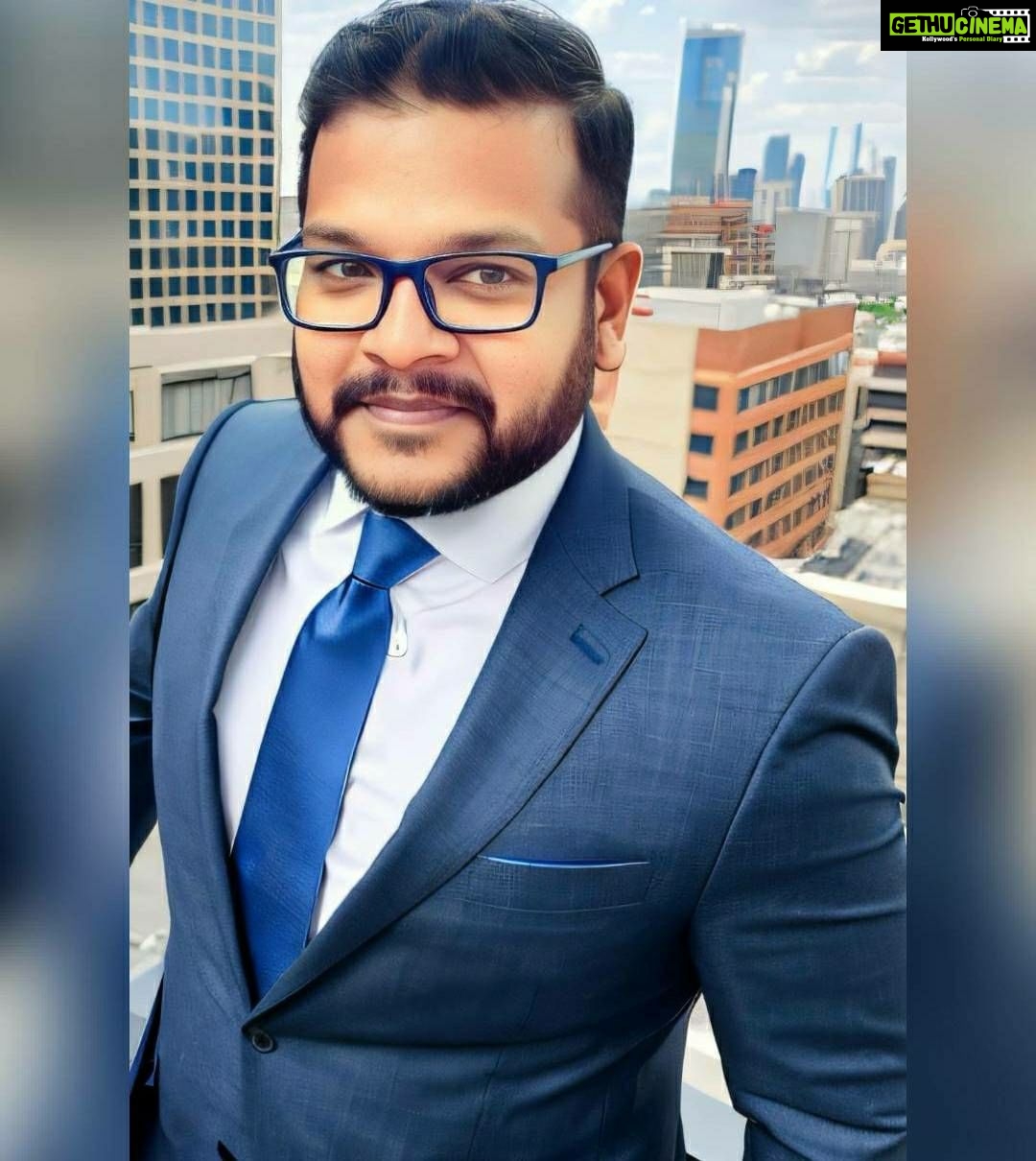 Ghibran - 9.3K Likes - Stepping into the corporate world with a liitle magic of technology š.
Music + Tech , taking the next big leap! š¶ š¼
Wanna guess?? Who took this pic ššø