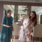 Giaa Manek Instagram - Teaching my Bengali friend - “Garba” … I mean, I tried to…😳😐😑😵‍💫🤐 . . . #navratri #mood #garba