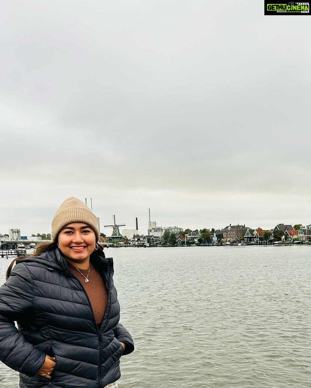 Grace Antony Instagram - Bliss 🪻💚 . . . . #amsterdam #amsterdamlife #netherlands #netherlands🇳🇱 #graceantony