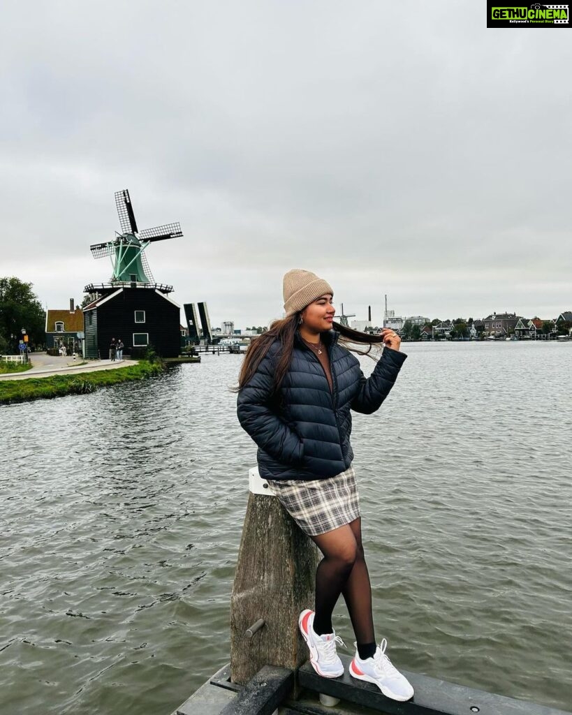 Grace Antony Instagram - Bliss 🪻💚 . . . . #amsterdam #amsterdamlife #netherlands #netherlands🇳🇱 #graceantony