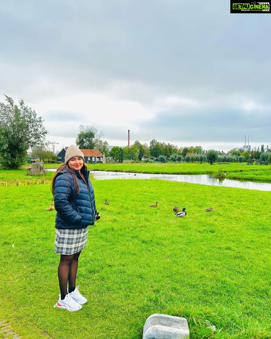 Grace Antony Instagram - Bliss 🪻💚 . . . . #amsterdam #amsterdamlife #netherlands #netherlands🇳🇱 #graceantony