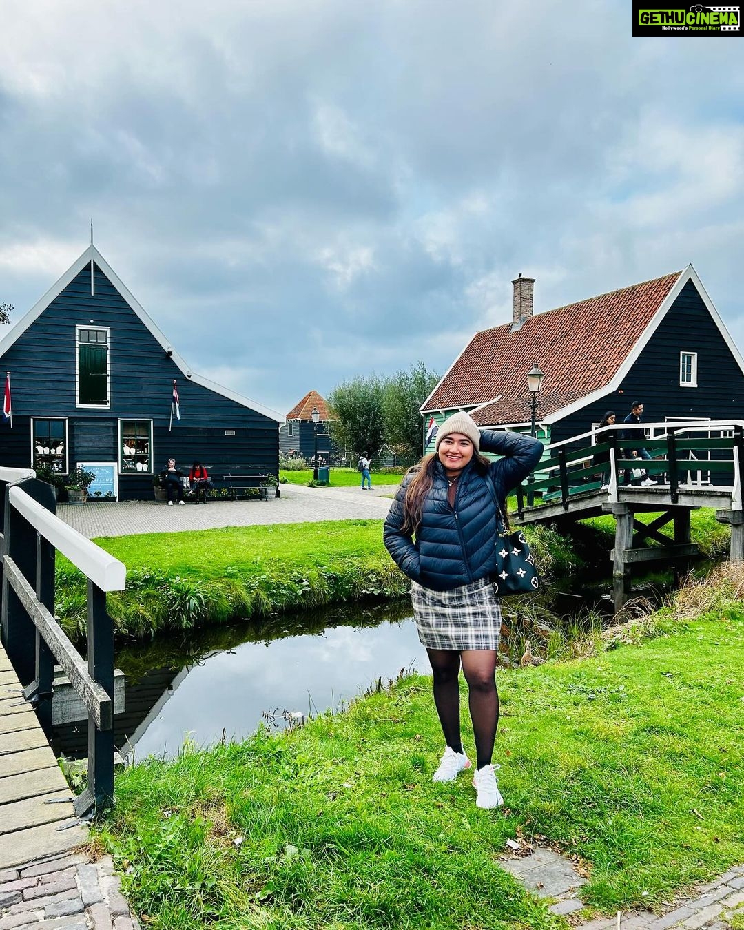 Grace Antony Instagram - Bliss 🪻💚 . . . . #amsterdam #amsterdamlife #netherlands #netherlands🇳🇱 #graceantony