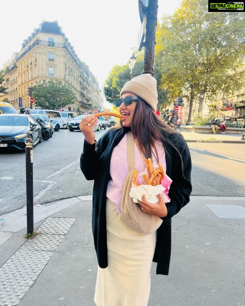 Grace Antony Instagram - Candy Crush 🍭🍬 . . . . . 📸 @teresajunie #paris #vacation #europe #parís #graceantony