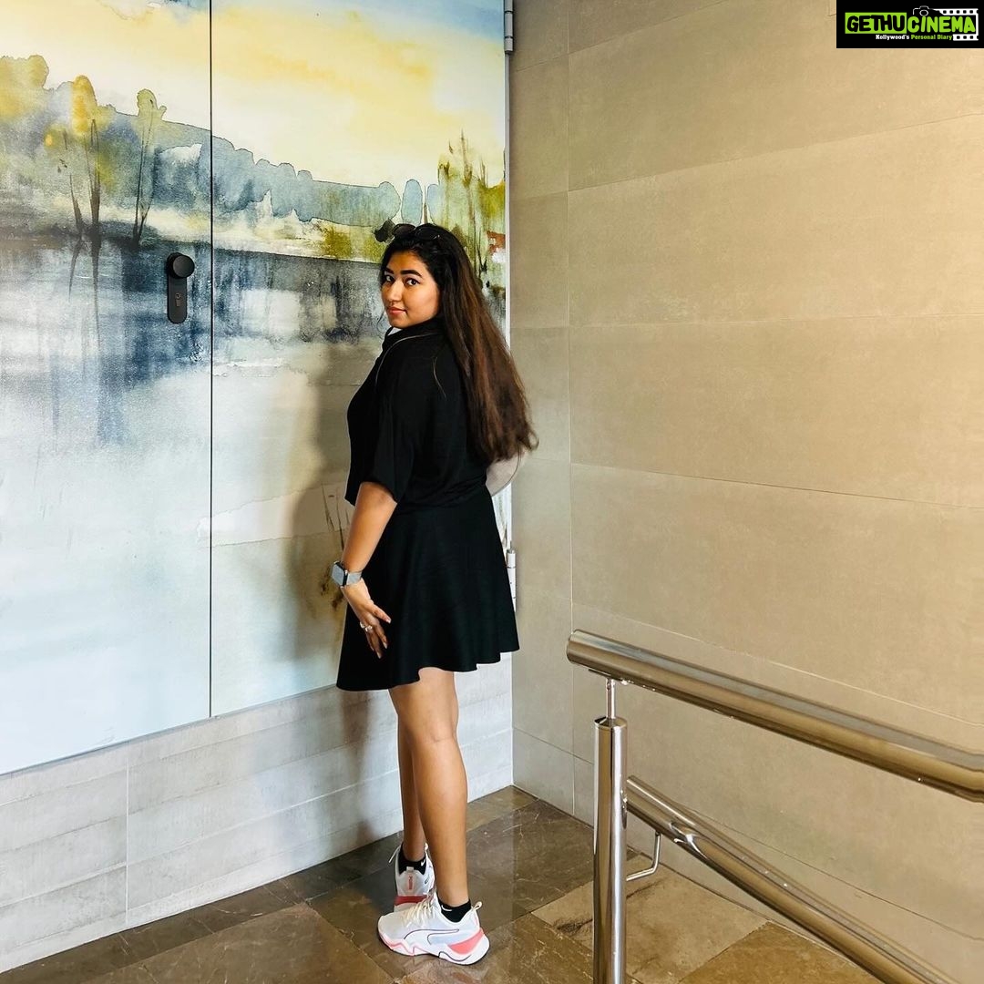 Grace Antony Instagram - She’s someone I know 🪽🕊️ .. . . 📸 @teresajunie #graceantony #feelconfident #happiness #selflove #graceantonyactress Algeciras,Spain