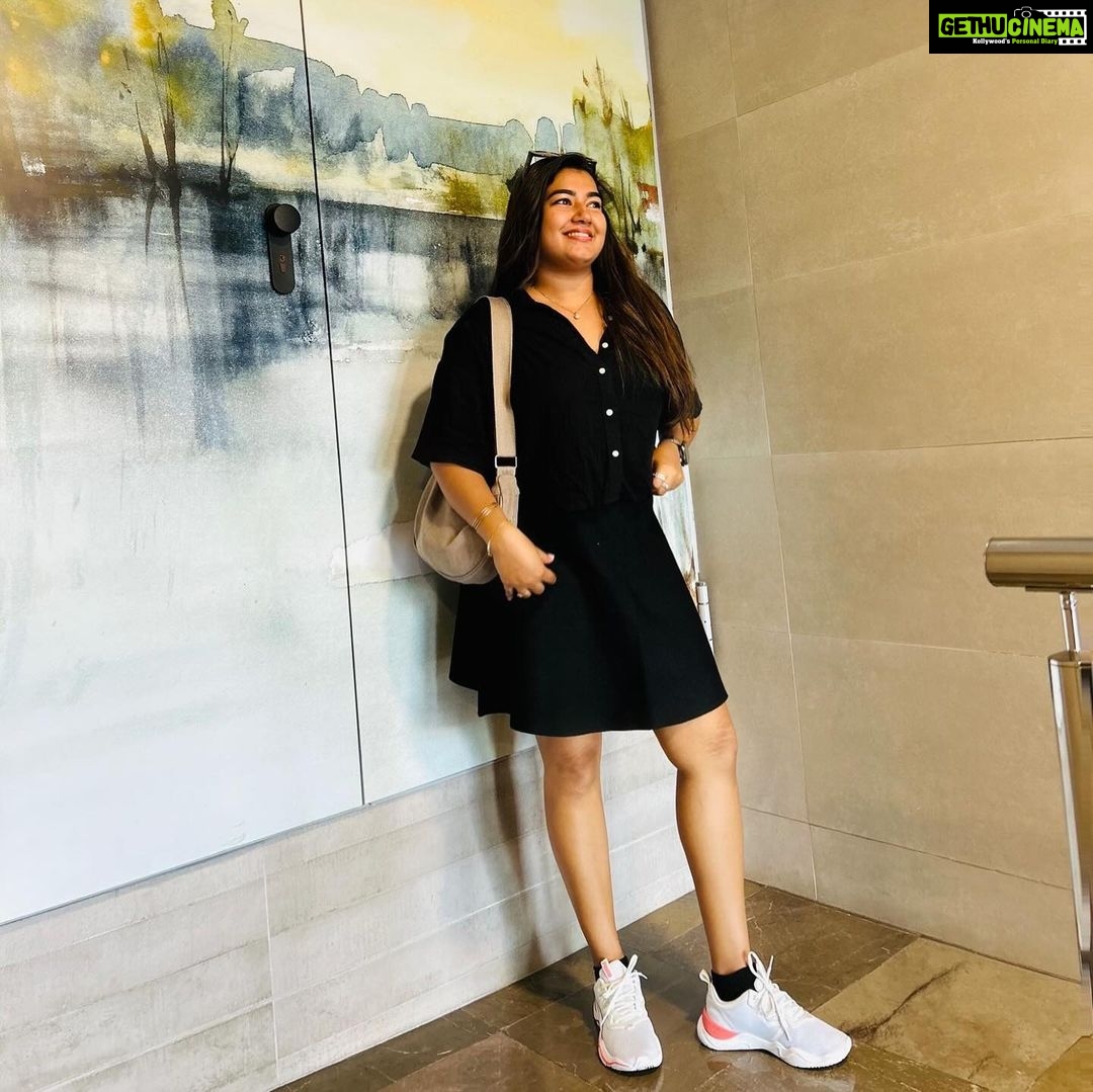 Grace Antony Instagram - She’s someone I know 🪽🕊️ .. . . 📸 @teresajunie #graceantony #feelconfident #happiness #selflove #graceantonyactress Algeciras,Spain