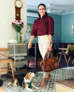 Gul Panag Instagram - You know when you walk in home and you’re greeted by the husband saying you look nice and you’re shocked and you look down at your dog ( Gina) smiling in disbelief, and HE takes a picture ? THAT!

For those of you who follow our fitness camaraderie ( more like war) you know he’s my biggest critic.🙄 
And to hear something nice from him- catches me off guard.  Because it’s rarer than a  blue moon. 

Also, a special shootout out to my friends @antaratma.in for making me these amazing shirts ( I have this in black, white, sage and maroon). Breathable in this humid weather and oh so Boss Lady.

Big thanks to @keeratkular  for getting the Roxanne back in the game .

And last but not least - big thanks to me for being consistent. 😅