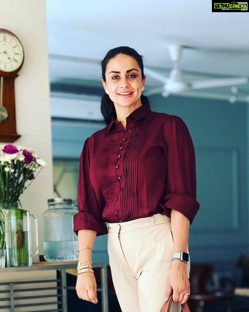 Gul Panag Instagram - You know when you walk in home and you’re greeted by the husband saying you look nice and you’re shocked and you look down at your dog ( Gina) smiling in disbelief, and HE takes a picture ? THAT! For those of you who follow our fitness camaraderie ( more like war) you know he’s my biggest critic.🙄 And to hear something nice from him- catches me off guard. Because it’s rarer than a blue moon. Also, a special shootout out to my friends @antaratma.in for making me these amazing shirts ( I have this in black, white, sage and maroon). Breathable in this humid weather and oh so Boss Lady. Big thanks to @keeratkular for getting the Roxanne back in the game . And last but not least - big thanks to me for being consistent. 😅