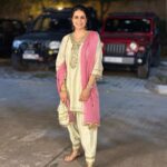Gul Panag Instagram - And Diwali is for dressing up✨ This has truly been a memorable Diwali. One because the husband was around for almost 4 days. Quite a miracle. Two to have a chance to spend time with friends and family in equal measure. And three managed to be decently, turned out and put together! With some help from @keeratkular .😅 First picture is this beauty by @chakkraa_label . A little experimental for me, but loved it. 2nd picture is a new Rani pink suit with a new phulkari from @1469original Third picture is a phulkari saree gifted by @adicrazy . Last photo is a suit that was actually made for the recent wedding I attended. By @k.noo.sh . Which one do you like best? #DiwaliVibes #festive