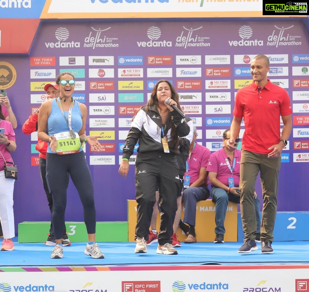 Gul Panag Instagram - What makes any experience special- is the people you share it with. This weekend has been a sport enthusiast’s dream come true. To have had the opportunity to spend time with Ashton Eaton, two time Olympic Gold winner in Decathlon, the world record holder - perhaps one of the greatest atheletes of our time - was out of the world. His incredible ability to be present in the moment and to articulate his thoughts is truly something to be inspired by. And his dance moves aren’t bad either.😅 @swatysmalik well what can I say such an accomplished runner. How she makes time to train every week despite he schedule as a lawyer is admirable . May her tribe grow! Last but not least @fitgirl.india was one more reason I ran today. Like I said in my previous post, I wasn’t planning to run. I was happy to cheer. Thank you Ayesha. ❤️ 📸 @bountyclicks