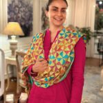 Gul Panag Instagram - And Diwali is for dressing up✨ This has truly been a memorable Diwali. One because the husband was around for almost 4 days. Quite a miracle. Two to have a chance to spend time with friends and family in equal measure. And three managed to be decently, turned out and put together! With some help from @keeratkular .😅 First picture is this beauty by @chakkraa_label . A little experimental for me, but loved it. 2nd picture is a new Rani pink suit with a new phulkari from @1469original Third picture is a phulkari saree gifted by @adicrazy . Last photo is a suit that was actually made for the recent wedding I attended. By @k.noo.sh . Which one do you like best? #DiwaliVibes #festive