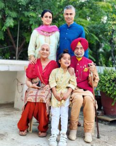 Gul Panag Instagram - Diwali is an opportunity to bring light into our lives through the the joy we get from spending time with family and friends. And sprucing up the dwelling!

Hope you all had a great Diwali. Wishing you all a very happy and prosperous New Year ahead. 🪔🪔🪔