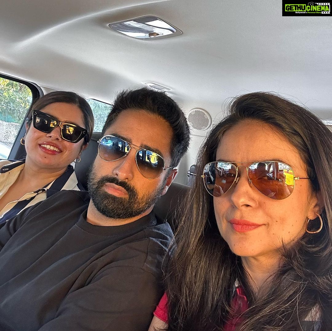 Gul Panag Instagram - The best part of a family wedding is the pictures one gets to take. Of course, not posing for said pictures is one thing all the men in the family have in common. 🙄 The struggle is real. My husband is happy to take pictures as long as he’s not in them. My brother and father don’t want to take pictures or be in them. But we women get our way, sometimes. 🧿🧿🧿🧿