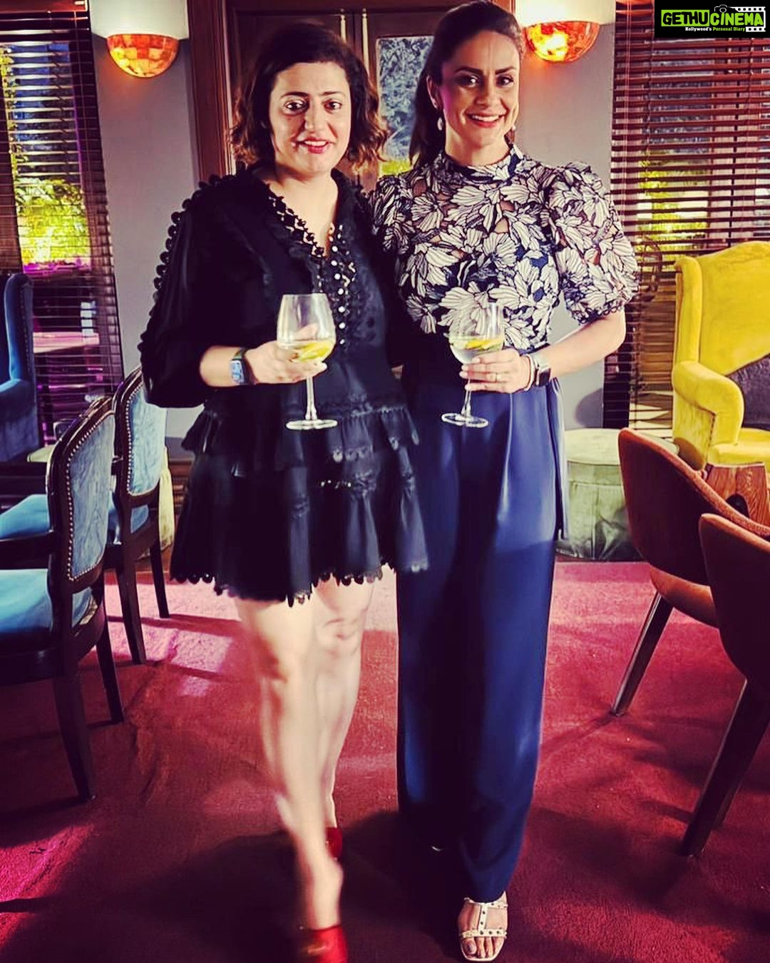 Gul Panag Instagram - My #mondaymotivation this week is @chauhanrachna07 . Firstly, congratulations again on becoming COO of Kiwitech. She is one of the youngest women, if not the youngest, to rise to this position in a major tech firm. Rachna is living proof of the fact that you can work hard and have it all. And she does work bloody hard. Constantly pushes the envelope and raises the bar for what women can achieve ( in a world where glass ceilings, still exist )and aspire for. And no matter how busy she is, or how hard a day she’s having, she always finds time to reply to messages,( and the replies are long and polite, even when a short one would suffice). She’s always present in the moment. Which is another way of looking at how one prioritises and compartmentalises they do things I feel we all need to safe guard in our lives. You’re such an inspiration Rachna❤️ .