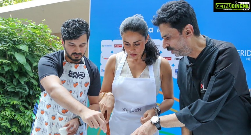 Gul Panag Instagram - Cooking skills put to the test at the #VedantaDHM23 Pasta Cookout session๐งโ๐ณ๐ Loved the experience and the overall feels. And Team 5 (Akarsh Hebbar and I ) came in 3rd. Although, we feel we should have won. ๐ #RangDeDilli @ProcamIntl @delhihalfmarathon @lemeridiendelhi @akarshkhebbar