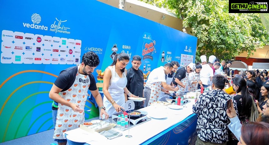 Gul Panag Instagram - Cooking skills put to the test at the #VedantaDHM23 Pasta Cookout session๐งโ๐ณ๐ Loved the experience and the overall feels. And Team 5 (Akarsh Hebbar and I ) came in 3rd. Although, we feel we should have won. ๐ #RangDeDilli @ProcamIntl @delhihalfmarathon @lemeridiendelhi @akarshkhebbar
