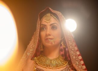 Gurleen Chopra Instagram - NAINA NU LORH TERI DEEDH DI ❤️