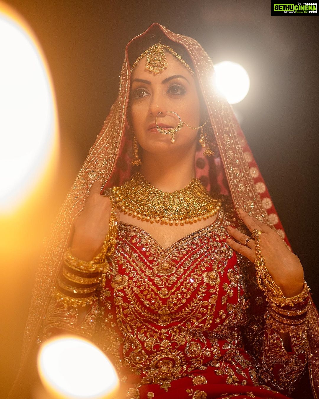 Gurleen Chopra Instagram - NAINA NU LORH TERI DEEDH DI ❤️