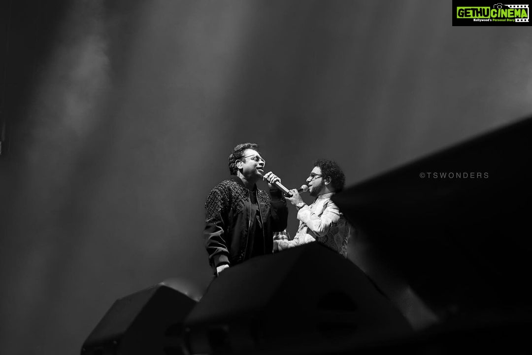 Haricharan Instagram - Which one do you like the most? 1 or 2 🤍 @haricharanmusic @arrahman AR RAHMAN CONCERT ZURICH by @thaalammediaofficial #arrahman #arrahmanlive #arrahmanconcert #hallenstadionzürich Hallenstadion Zürich
