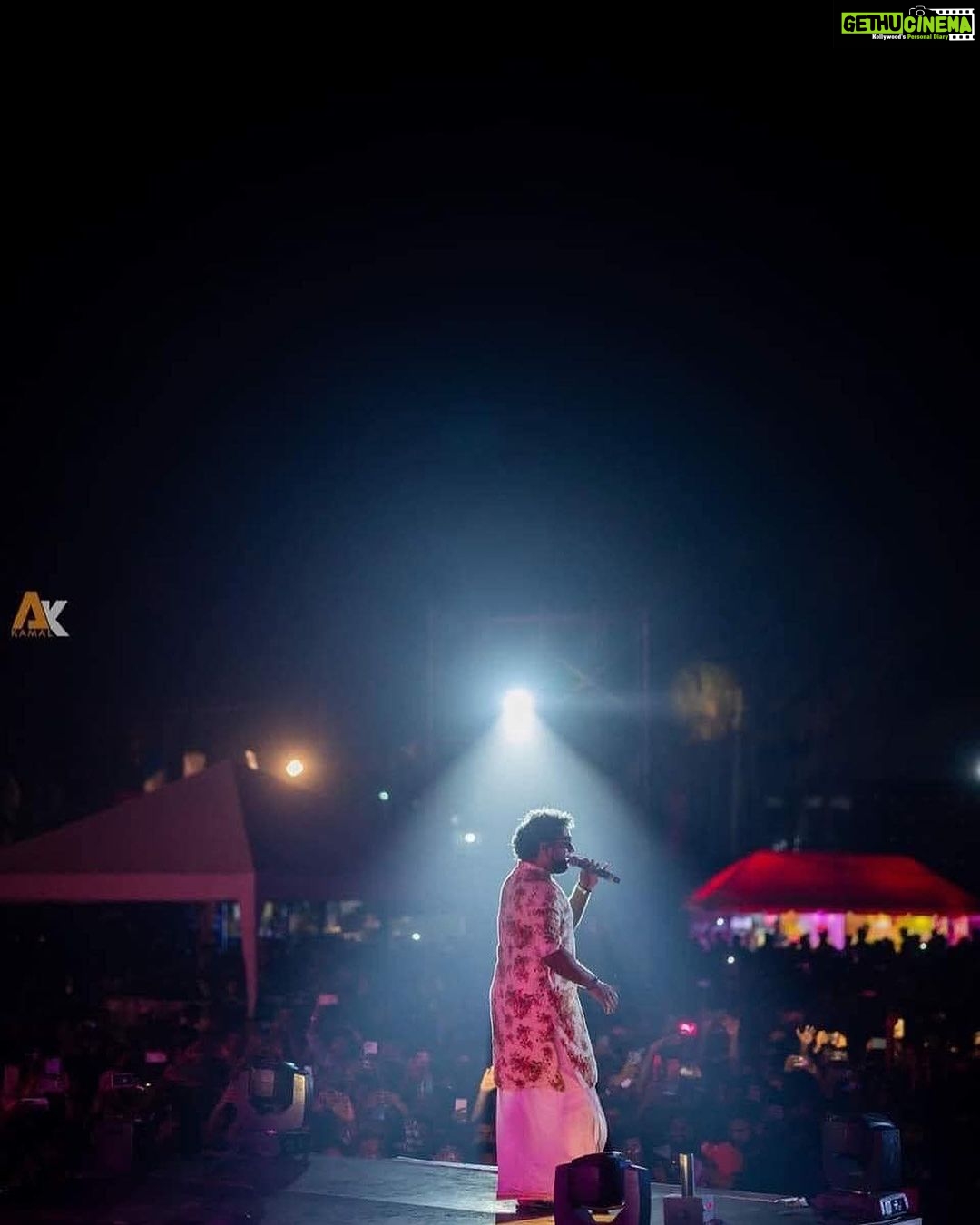 Haricharan Instagram - YaazhpaaNam endra Jaffna ❤️🔥Historic concert indeed with a 40,000+ Crowd , Killer Band , genuine artists and Unseen Production. #yaazhgaanam was an astounding success. Thank you @meenakshi_santhoshnarayanan & @musicsanthosh for making this possible