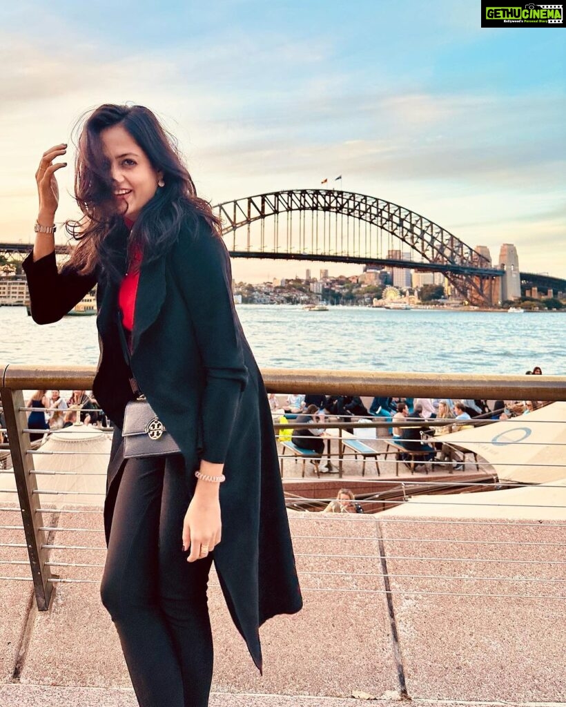 Harika Narayan Instagram - Sydney nagaram❤️ . . . . #sydney #operahouse #australia #traveldiaries #love #vibinghigh Sydney, Australia