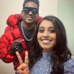 Haripriya Instagram – All set to vibe with @itsyuvan sir at singapore 🙌🏼🪩✨🔥
.
.
.
.
.
#yuvan #U1live #haripriya #music #peace Singapore