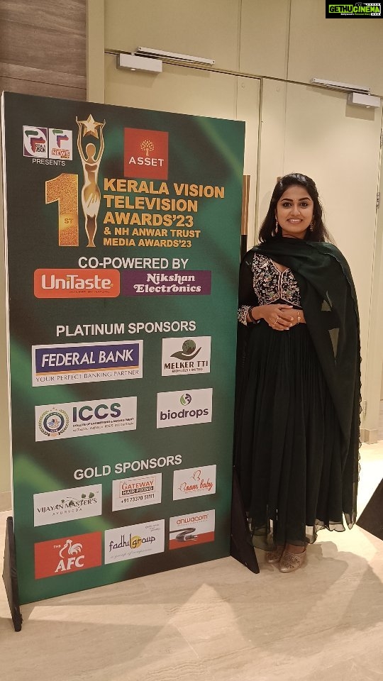 Haritha G Nair Instagram - Thank you All for the love and support... And Special Thanks to my team, Director @mohan.kupleri Sir, Producer @p.remadevi.gtv Mam, and our DOP @av_arun_ravan Script writer Sasi Sir and @keralavisionnews24x7 and my best And the best co stars and who worked hard behind the camera ❤@tanujmenon_offl @resh_mi_decha @anandnarayan.official @sajanachandrans @ann_mathew333 @maneesha_jayasingh @gessal_sebastian @padmaofficial_18 @aswathy_u_pillai_official @silpa__sivadas @devimenon_officialhere Thank you @zeekeralam ❤THANK GOD🙏🏻❤ . Costume : @colos_the_designing_couture