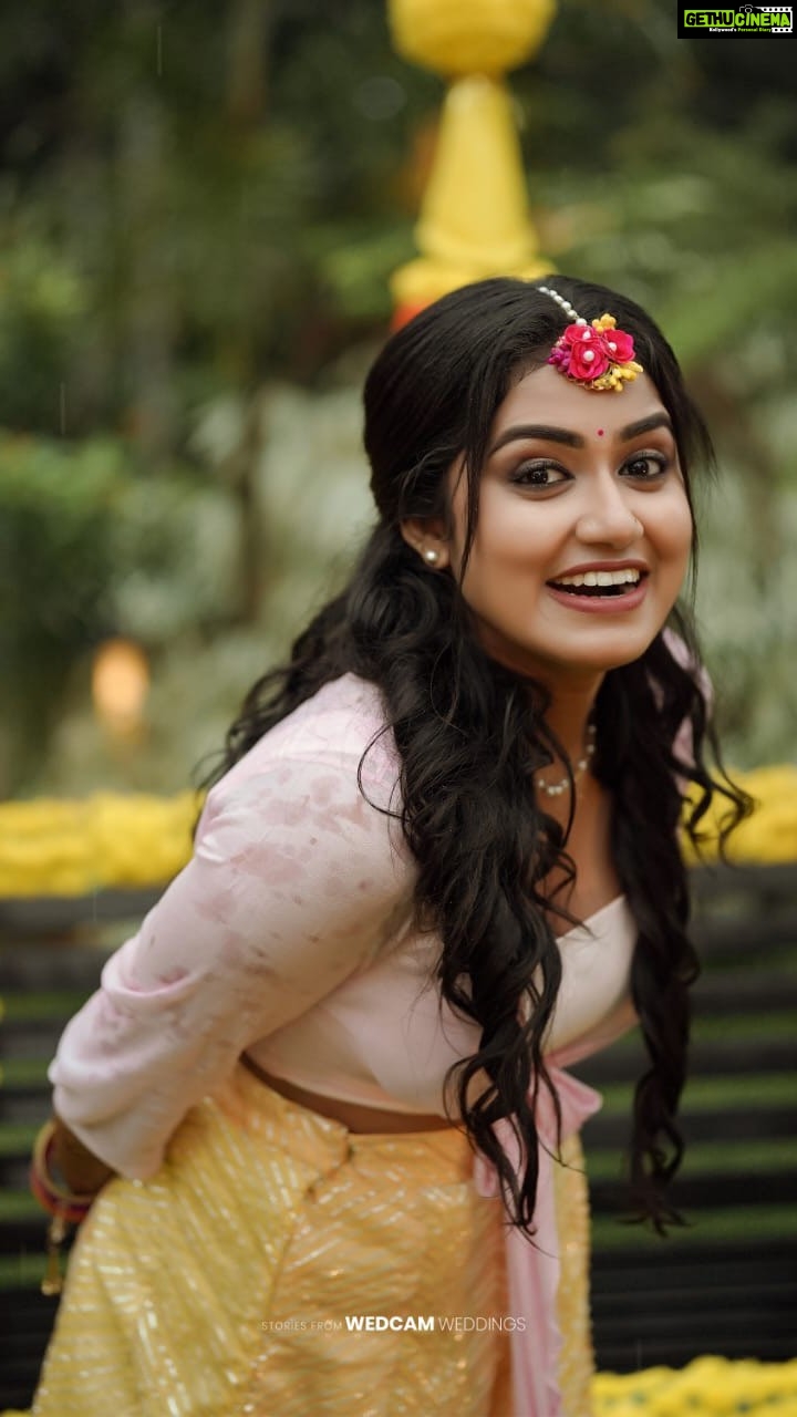 Haritha G Nair Instagram - Haldi Makeup! @haritha.girigeeth📸❤️🥹 #haldiceremony #pampady #boutique #gypsy #maccosmetics #paccosmetics #hudabeauty #hudabeautymeltedshadowschallenge #bobbybrown #forever52makeup #kottayam #keralabrides