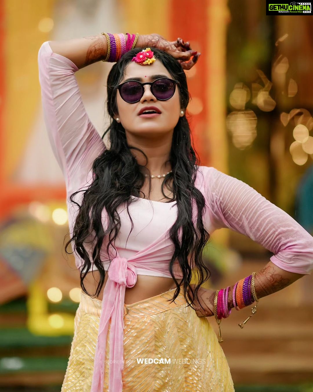 Haritha G Nair Instagram - Mellow Yellow π @haritha.girigeeth For Bookings / Enquiry Ring us on π 7907803380 @wedcam_wedding @_viishnu_santhosh Photography : @wedcam_wedding Costume :@bybbecca MAKE UP : @pink__passion_ LOCATION : @_black_nest_ DECORATION : @yazdecorz