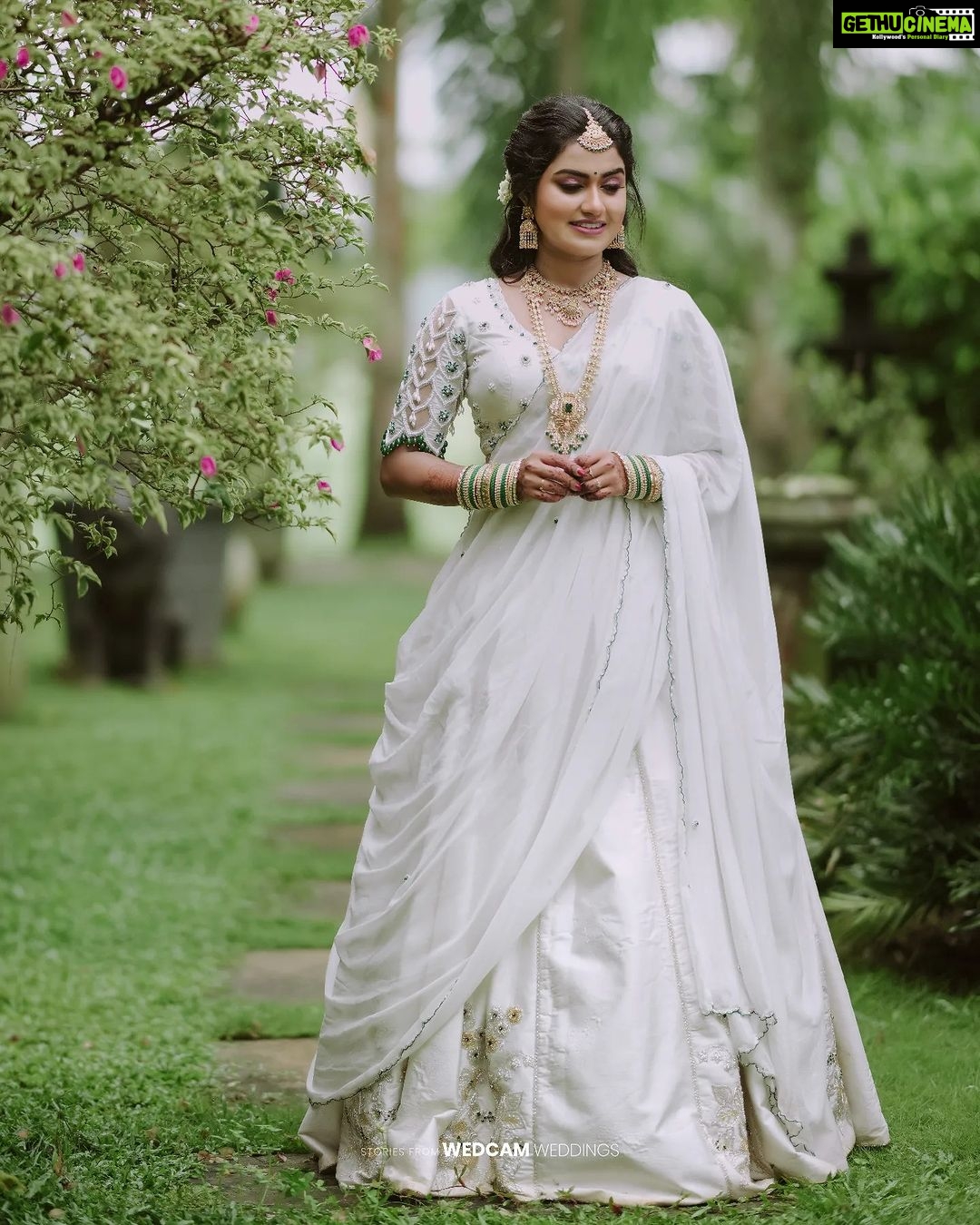 Haritha G Nair Instagram - 🌷 . COSTUME : @colos_the_designing_couture MAKE UP : @vikas.vks.makeupartist ORNAMENTS : @jhanvi__collections