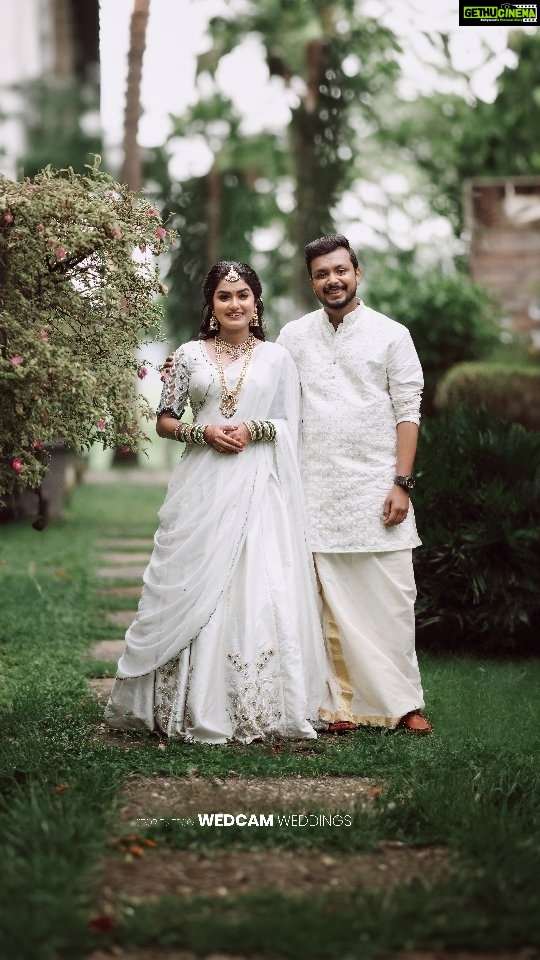 Haritha G Nair Instagram - Happily Bonded with Wedcam Wedding @haritha.girigeeth @itss_vinayak PHOTOGRAPHY : @wedcam_wedding COSTUME : @colos_the_designing_couture MAKE UP : @vikas.vks.makeupartist ORNAMENTS : @jhanvi__collections For Bookings / Enquiry Ring us on 📞7907803380 @wedcam_wedding @_viishnu_santhosh . . . . . . . @keralawedding_styles @kerala_bridesmaid @bridesof_india @keralaweddingz @kerala_wedding_vibes @wedding_trendzz @weddingkerala bridesofkerala #weddingkerala #weddingsbywedcam #weddingphotography #keralamuslimwedding #keralaweddingphotography #weddingphotographer #kera#portrait #portraitphotography #fashionphotography