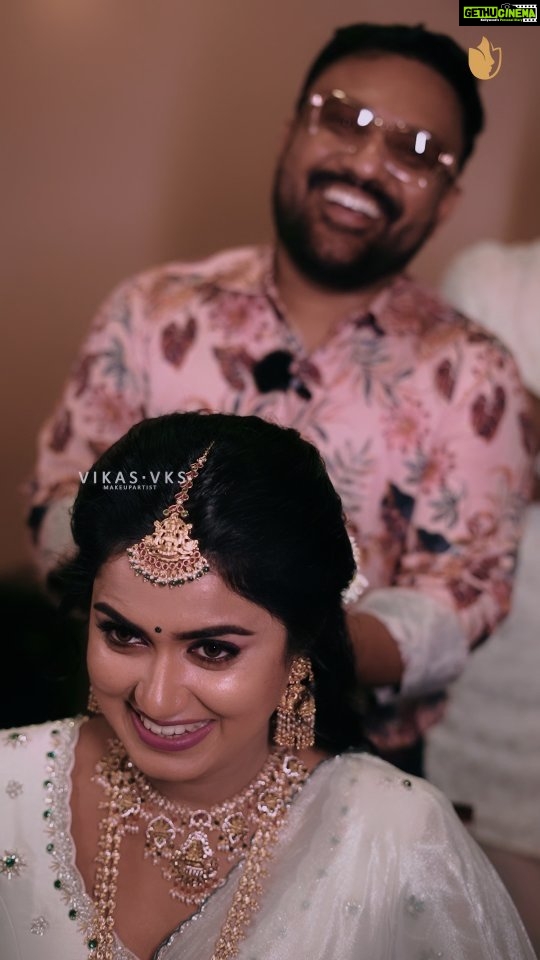 Haritha G Nair Instagram - Celebrity wedding makeup for @haritha.girigeeth and @itss_vinayak .Actress of Shayamambaram Malayalam Serial @zeekeralam Mehendi @shabnam_mehendi_kochi Grooming @vksbeautylounge Jewellery @jhanvi__collections Pic @wedcam_wedding Dop @dop_sz__ Edits @midhunshankarprasad Costume @colos_the_designing_couture #keralamakeupartist #hairthagnair #zeekeralam #shyamambaram #malayalamserial #vikasvksmakeupartist #malayalamserialactress #keralacelebritywedding #keralaweddingstyle #keralaactresswedding #keralacelebrity #keralamakrupartist #keralacelebritymakeupartist #vikasvks2024 #keralaweddingreels #weddingseason #Keralabridalmakeupartist #keralabridalmakeover #makeupman Kottayam കോട്ടയം