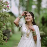 Haritha G Nair Instagram - 🌷 . . . COSTUME : @colos_the_designing_couture MAKE UP : @vikas.vks.makeupartist ORNAMENTS : @jhanvi__collections
