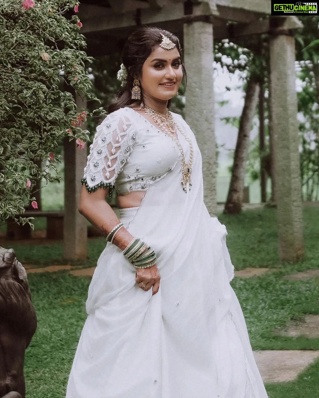 Haritha G Nair Instagram - 🌷 . . . COSTUME : @colos_the_designing_couture MAKE UP : @vikas.vks.makeupartist ORNAMENTS : @jhanvi__collections