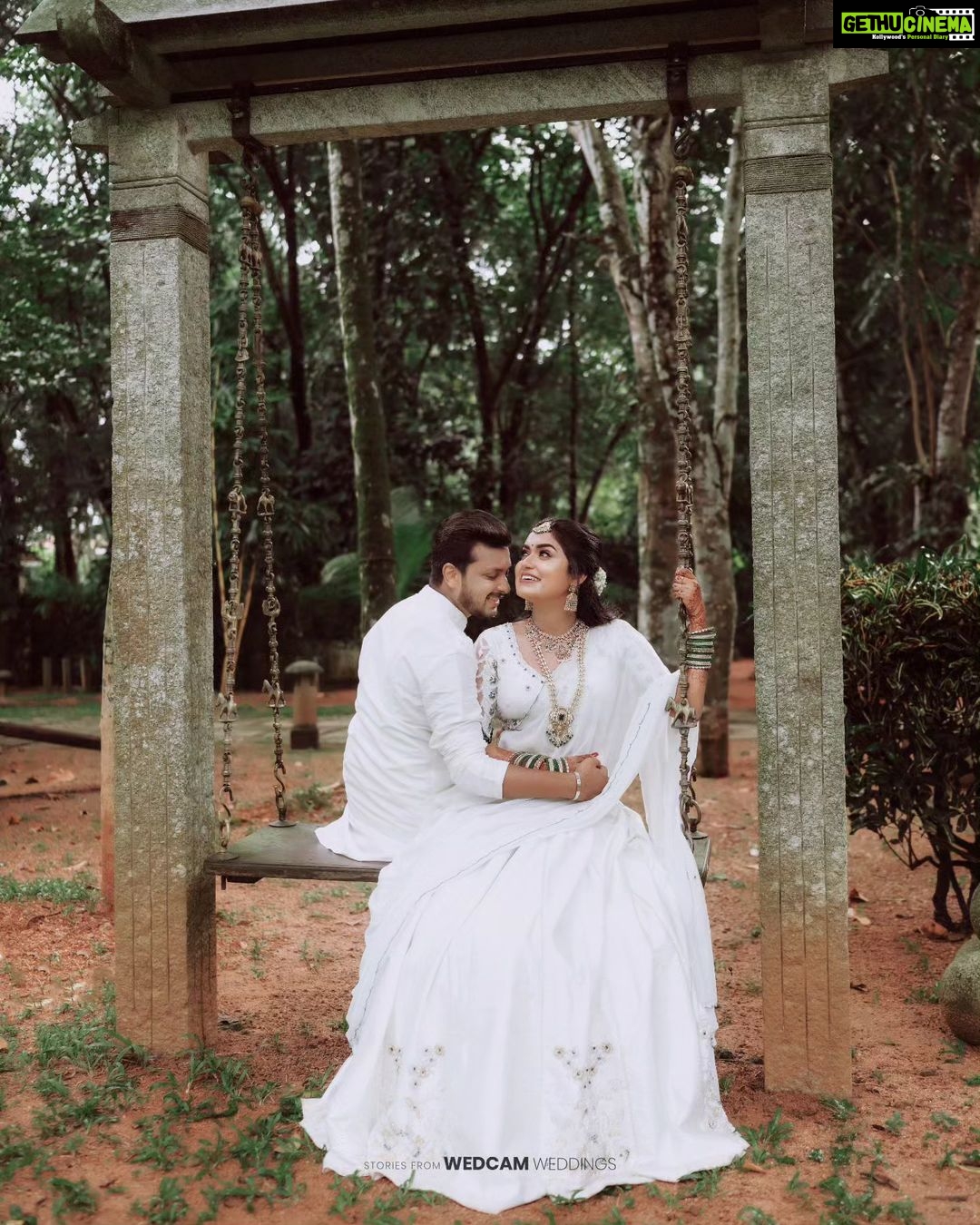Haritha G Nair Instagram - Happily Bonded with Wedcam Wedding @haritha.girigeeth @itss_vinayak COSTUME : @colos_the_designing_couture MAKE UP : @vikas.vks.makeupartist ORNAMENTS : @jhanvi__collections For Bookings / Enquiry Ring us on π7907803380 @wedcam_wedding @_viishnu_santhosh . . . . . . . @keralawedding_styles @kerala_bridesmaid @bridesof_india @keralaweddingz @kerala_wedding_vibes @wedding_trendzz @weddingkerala bridesofkerala #weddingkerala #weddingsbywedcam #weddingphotography #keralamuslimwedding #keralaweddingphotography #weddingphotographer #kera#portrait #portraitphotography #fashionphotography