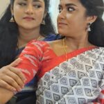 Haritha G Nair Instagram - My complain boxes🤣🤣.. Sisters #friendslikefamily #actors #shyamambaram #zeekeralam #zee5 #dailysoap #locationfun #mybabies❤️
