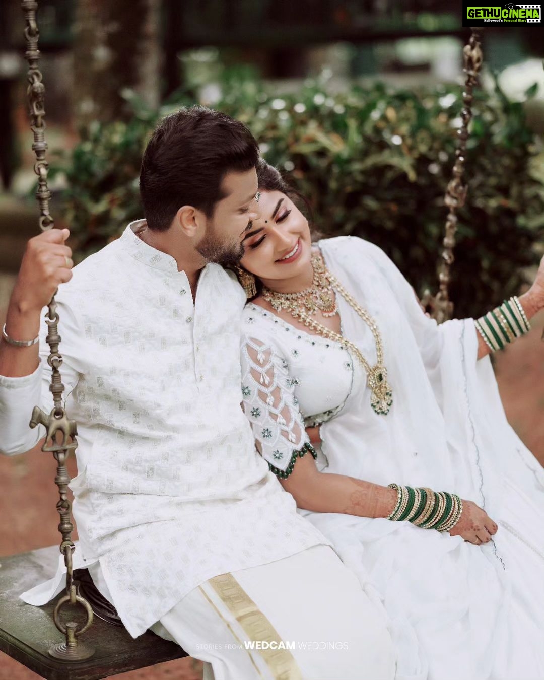 Haritha G Nair Instagram - Happily Bonded with Wedcam Wedding @haritha.girigeeth @itss_vinayak COSTUME : @colos_the_designing_couture MAKE UP : @vikas.vks.makeupartist ORNAMENTS : @jhanvi__collections For Bookings / Enquiry Ring us on π7907803380 @wedcam_wedding @_viishnu_santhosh . . . . . . . @keralawedding_styles @kerala_bridesmaid @bridesof_india @keralaweddingz @kerala_wedding_vibes @wedding_trendzz @weddingkerala bridesofkerala #weddingkerala #weddingsbywedcam #weddingphotography #keralamuslimwedding #keralaweddingphotography #weddingphotographer #kera#portrait #portraitphotography #fashionphotography