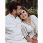 Haritha G Nair Instagram - Happily Bonded with Wedcam Wedding @haritha.girigeeth @itss_vinayak COSTUME : @colos_the_designing_couture MAKE UP : @vikas.vks.makeupartist ORNAMENTS : @jhanvi__collections For Bookings / Enquiry Ring us on 📞7907803380 @wedcam_wedding @_viishnu_santhosh . . . . . . . @keralawedding_styles @kerala_bridesmaid @bridesof_india @keralaweddingz @kerala_wedding_vibes @wedding_trendzz @weddingkerala bridesofkerala #weddingkerala #weddingsbywedcam #weddingphotography #keralamuslimwedding #keralaweddingphotography #weddingphotographer #kera#portrait #portraitphotography #fashionphotography