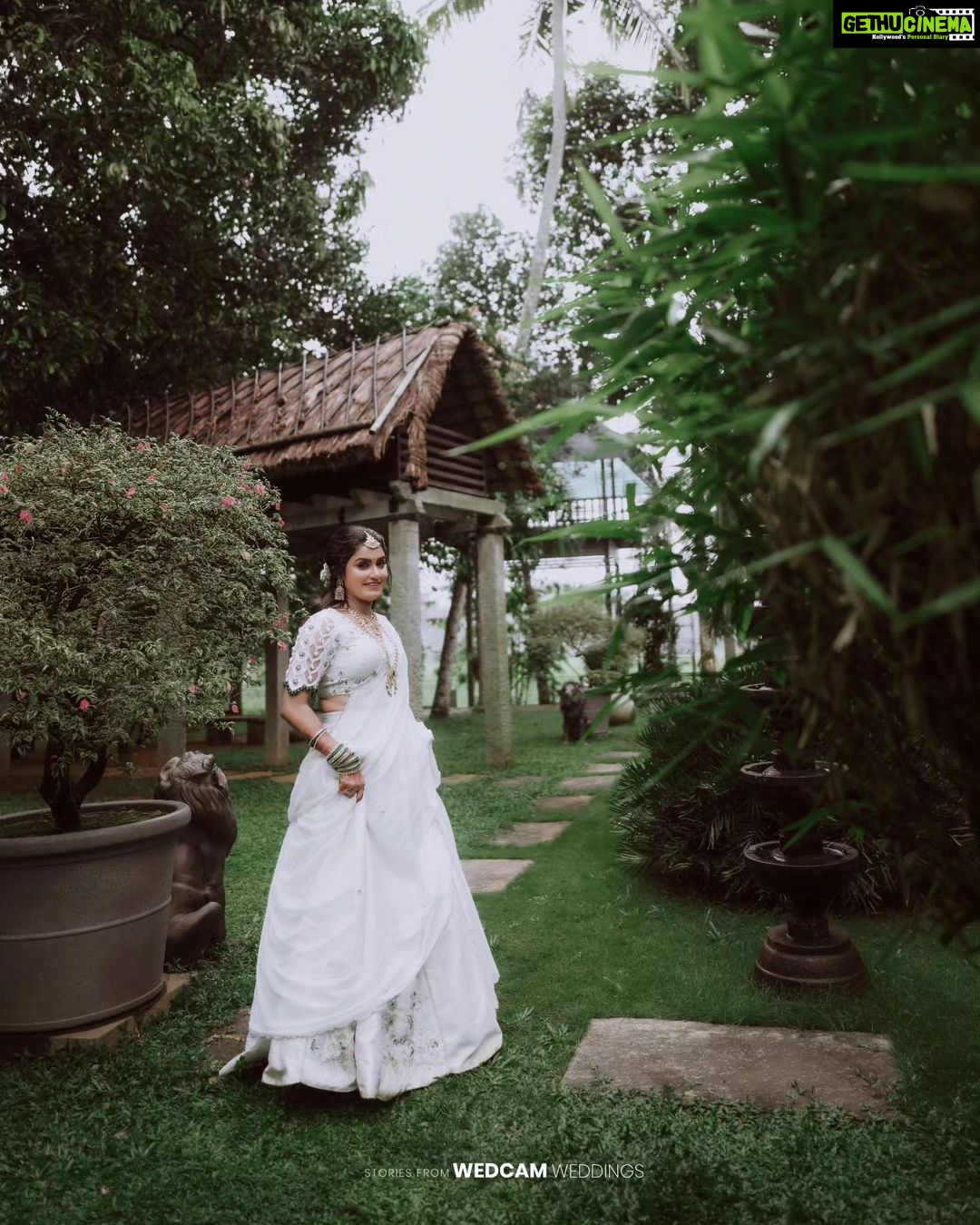 Haritha G Nair Instagram - Happily Bonded with Wedcam Wedding @haritha.girigeeth @itss_vinayak COSTUME : @colos_the_designing_couture MAKE UP : @vikas.vks.makeupartist ORNAMENTS : @jhanvi__collections For Bookings / Enquiry Ring us on π7907803380 @wedcam_wedding @_viishnu_santhosh . . . . . . . @keralawedding_styles @kerala_bridesmaid @bridesof_india @keralaweddingz @kerala_wedding_vibes @wedding_trendzz @weddingkerala bridesofkerala #weddingkerala #weddingsbywedcam #weddingphotography #keralamuslimwedding #keralaweddingphotography #weddingphotographer #kera#portrait #portraitphotography #fashionphotography