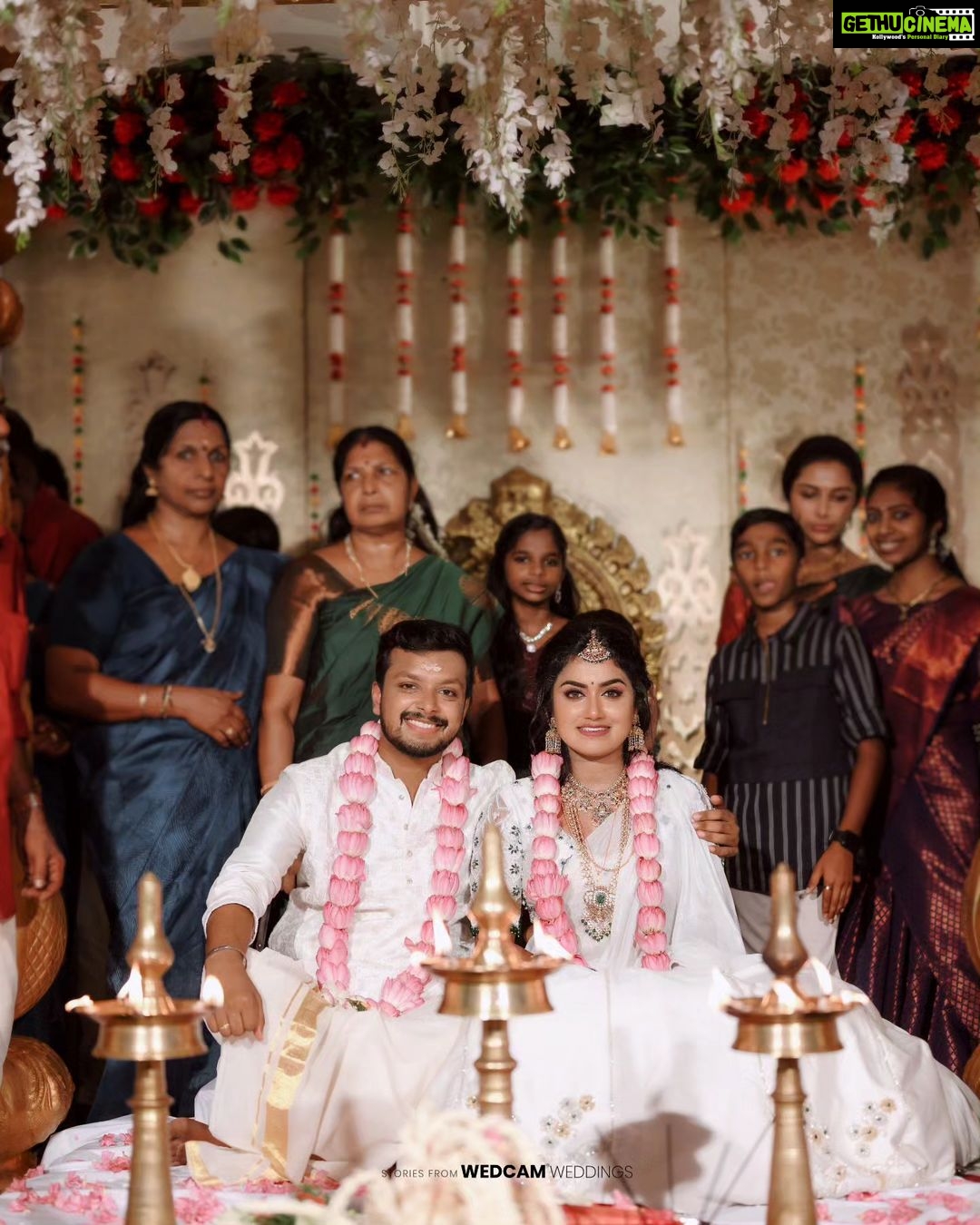 Haritha G Nair Instagram - Happily Bonded with Wedcam Wedding @haritha.girigeeth @itss_vinayak COSTUME : @colos_the_designing_couture MAKE UP : @vikas.vks.makeupartist ORNAMENTS : @jhanvi__collections For Bookings / Enquiry Ring us on π7907803380 @wedcam_wedding @_viishnu_santhosh . . . . . . . @keralawedding_styles @kerala_bridesmaid @bridesof_india @keralaweddingz @kerala_wedding_vibes @wedding_trendzz @weddingkerala bridesofkerala #weddingkerala #weddingsbywedcam #weddingphotography #keralamuslimwedding #keralaweddingphotography #weddingphotographer #kera#portrait #portraitphotography #fashionphotography