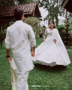 Haritha G Nair Instagram - Happily Bonded with Wedcam Wedding
@haritha.girigeeth @itss_vinayak

COSTUME : @colos_the_designing_couture

MAKE UP : @vikas.vks.makeupartist

ORNAMENTS : @jhanvi__collections

For Bookings / Enquiry Ring us on 📞7907803380
@wedcam_wedding
@_viishnu_santhosh
.
.
.
.
.
.
.
@keralawedding_styles
@kerala_bridesmaid @bridesof_india @keralaweddingz @kerala_wedding_vibes @wedding_trendzz @weddingkerala bridesofkerala #weddingkerala
#weddingsbywedcam #weddingphotography #keralamuslimwedding #keralaweddingphotography #weddingphotographer #kera#portrait #portraitphotography #fashionphotography