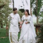 Haritha G Nair Instagram - Happily Bonded with Wedcam Wedding @haritha.girigeeth @itss_vinayak COSTUME : @colos_the_designing_couture MAKE UP : @vikas.vks.makeupartist ORNAMENTS : @jhanvi__collections For Bookings / Enquiry Ring us on 📞7907803380 @wedcam_wedding @_viishnu_santhosh . . . . . . . @keralawedding_styles @kerala_bridesmaid @bridesof_india @keralaweddingz @kerala_wedding_vibes @wedding_trendzz @weddingkerala bridesofkerala #weddingkerala #weddingsbywedcam #weddingphotography #keralamuslimwedding #keralaweddingphotography #weddingphotographer #kera#portrait #portraitphotography #fashionphotography