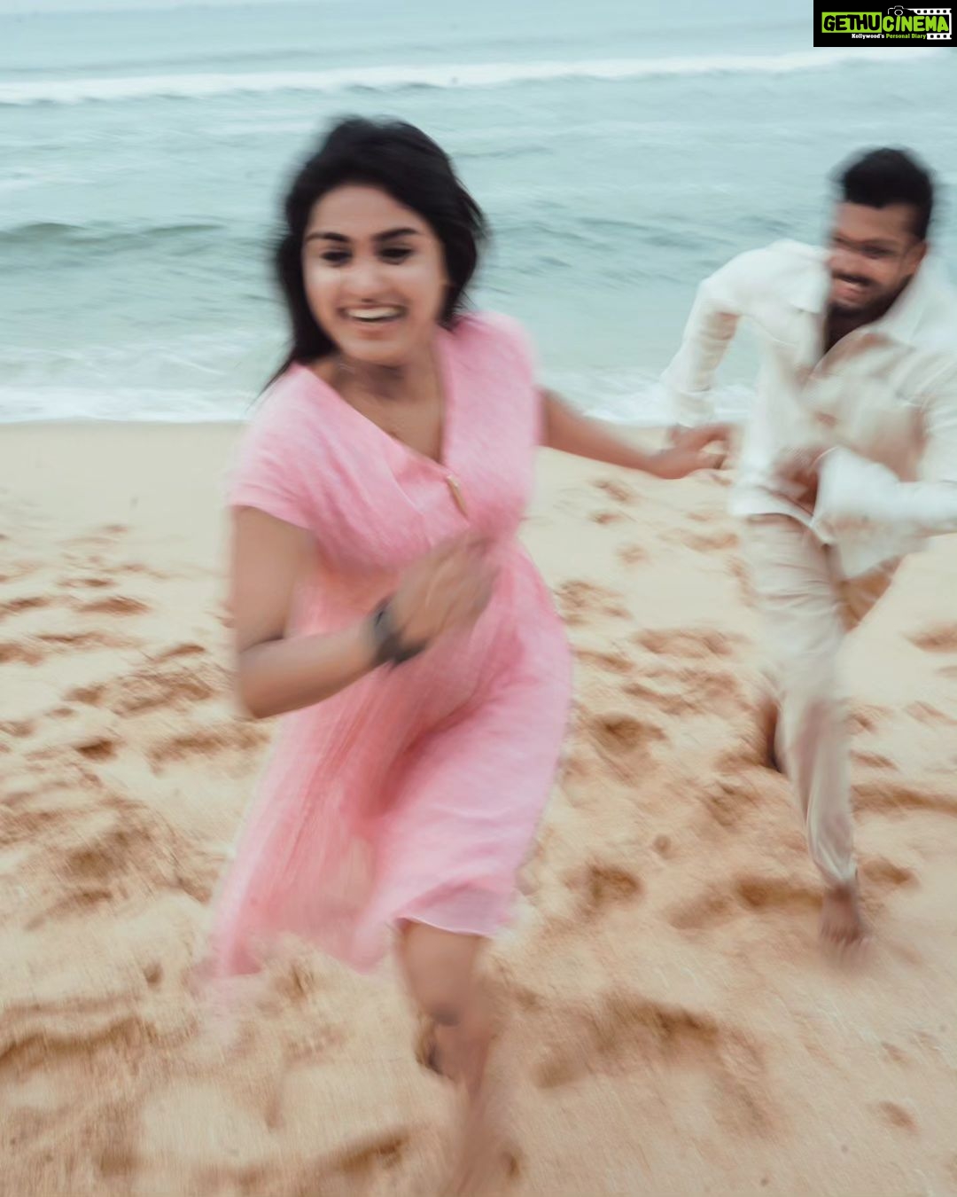 Haritha G Nair Instagram - Better together..... For Bookings / Enquiry Ring us on π 7907803380 @wedcam_wedding @_viishnu_santhosh . . . . . . . @keralawedding_styles @kerala_bridesmaid @bridesof_india @keralaweddingz @kerala_wedding_vibes @wedding_trendzz @weddingkerala bridesofkerala #weddingkerala #weddingsbywedcam #weddingphotography #keralamuslimwedding #keralaweddingphotography #weddingphotographer #kera#portrait #portraitphotography #fashionphotography Cliff Stories