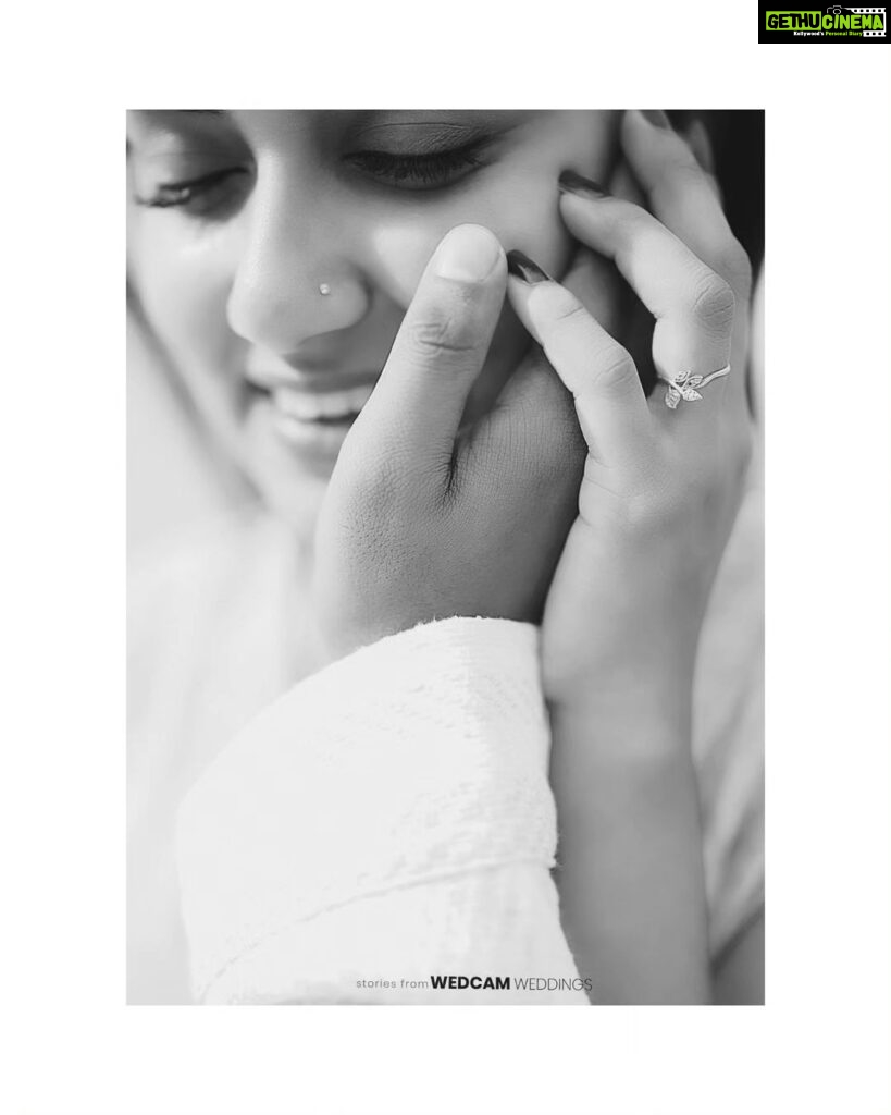 Haritha G Nair Instagram - Hands of Love ❤️ For Bookings / Enquiry Ring us on 📞 7907803380 @wedcam_wedding @_viishnu_santhosh . . . . . . . @keralawedding_styles @kerala_bridesmaid @bridesof_india @keralaweddingz @kerala_wedding_vibes @wedding_trendzz @weddingkerala bridesofkerala #weddingkerala #weddingsbywedcam #weddingphotography #keralamuslimwedding #keralaweddingphotography #weddingphotographer #kera#portrait #portraitphotography #fashionphotography