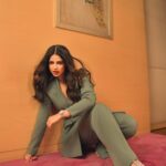 Harnaaz Kaur Sandhu Instagram - go getter ⚡️ HMUA @ankchikara.artistry Clicked by @farazdak.studio Stylist @castelino_priyanka Styling team @labelblive Outfit @kaynaatbyaanchalsawhney @auorstudio Jewellery: @karishma.joolry Heels: @monrowshoes