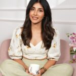 Harshita Gaur Instagram - This had to be shared because my hair journey is so special to me. From experiencing hair thinning and hair fall to finally witnessing regrowth is just🤌🏻 So glad got my hands on @lovebeautyandplanet_in ‘s Curry Leaves & Vegan Biotin Hair Growth Scalp Serum🍃 which has been a game-changer I started using it consistently every day to start noticing visible differences. You should also try this and see the difference for yourself💚 #Ad #lovebeautyandplanet #haircare #hairgrowth