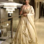 Harshita Gaur Instagram - Mummy ki saari ka lehanga Happy choti diwali 🪔 #festivevibes . . . 💄 @manishsharma96 👗 @kara_couturebykarishmaa