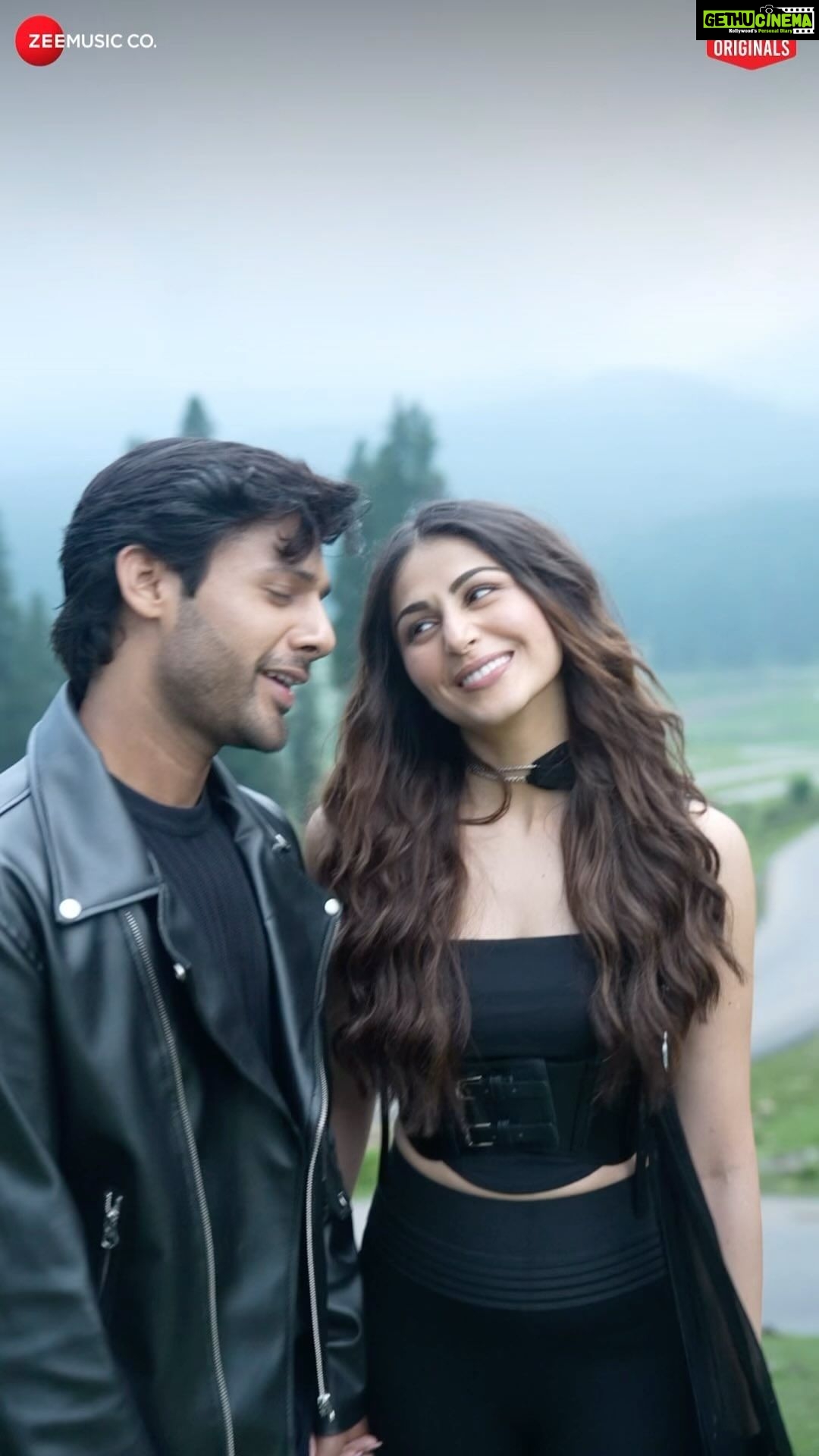 Heena Achhra Instagram - Duet vibes with #StebinBen and #HeerAchhra ! Listen to #ApneyPyarKeSapney now! 🎶❤️ ✨ #ZeeMusicOriginals @stebinben @arko.pravo.mukherjee @heerachhra @rakbakx @rdburmanofficial #HeerAcchra @ranju.v @anuragbedii #RetroOnReels